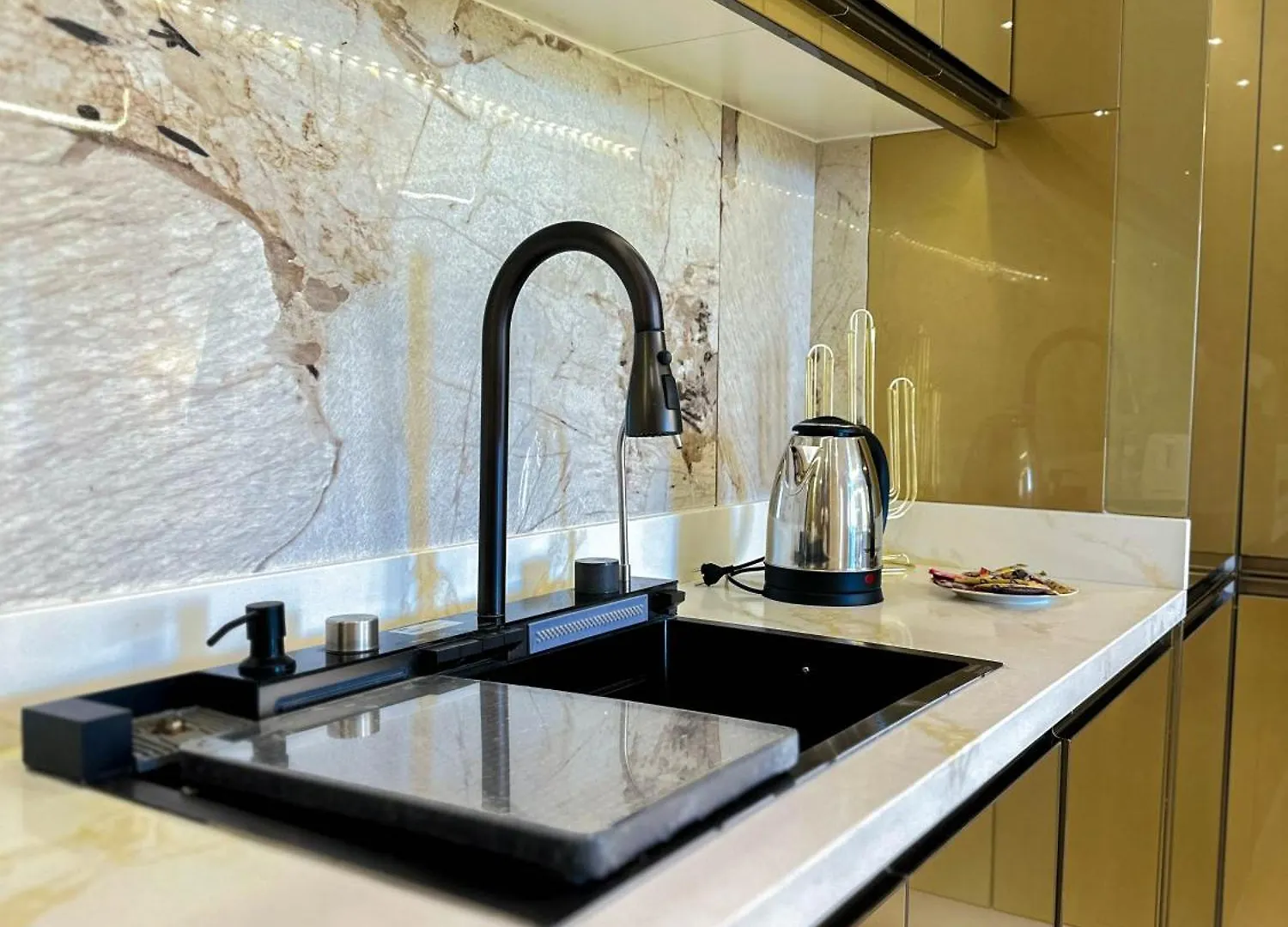 Beachfront Bliss 2Br Apartment In Shams 2 Dubai