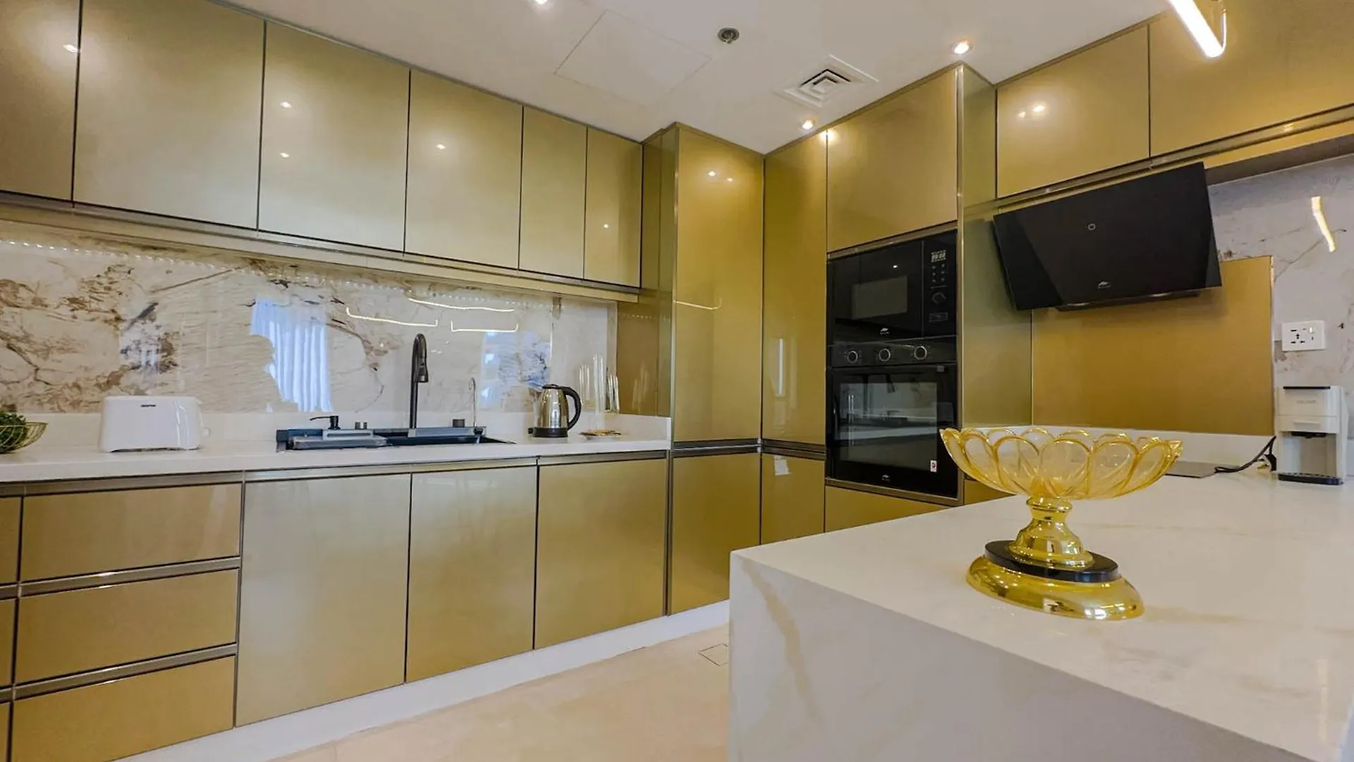 Beachfront Bliss 2Br Apartment In Shams 2 Dubai