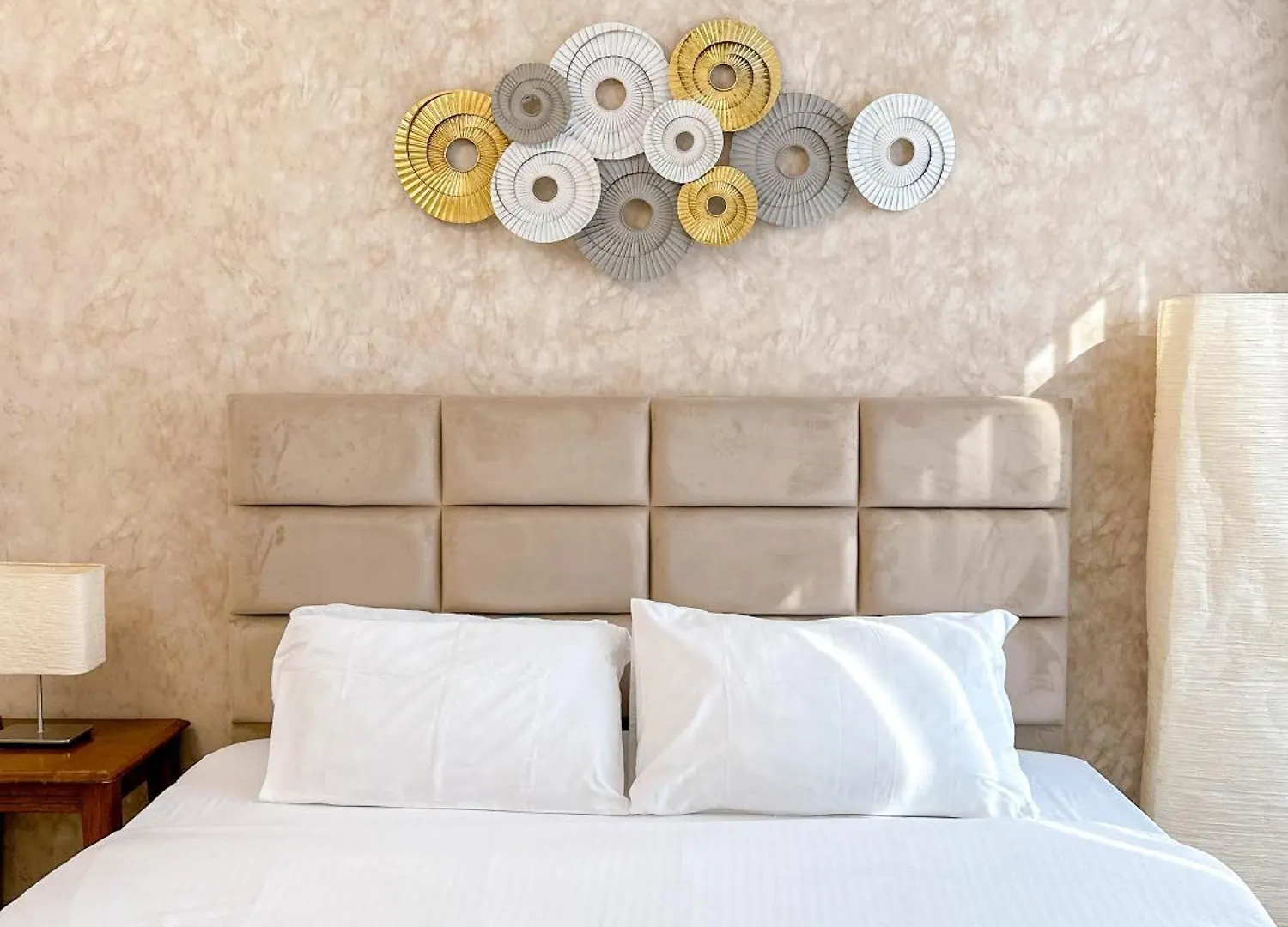 Beachfront Bliss 2Br Apartment In Shams 2 Dubai