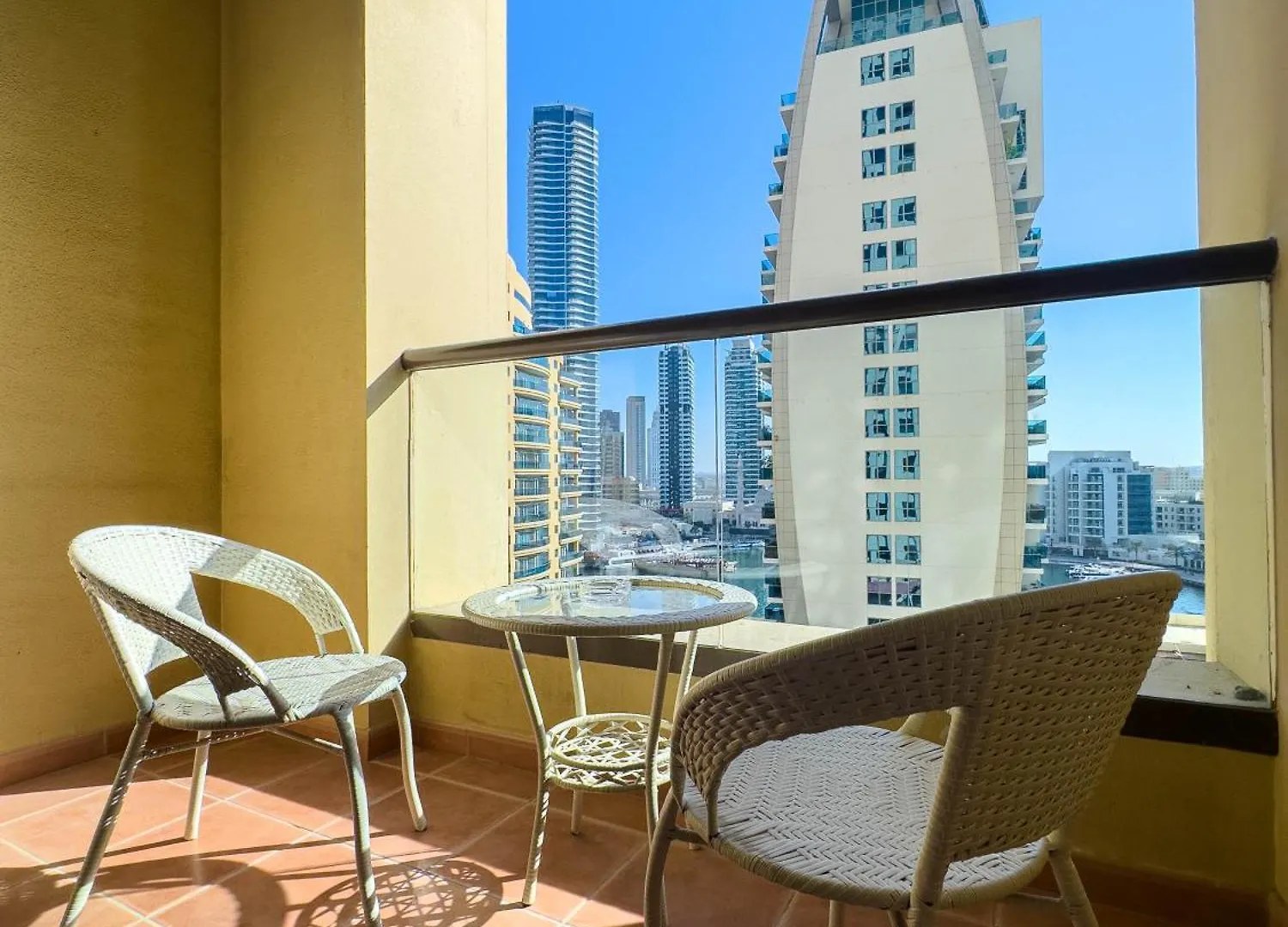 Beachfront Bliss 2Br Apartment In Shams 2 Dubai